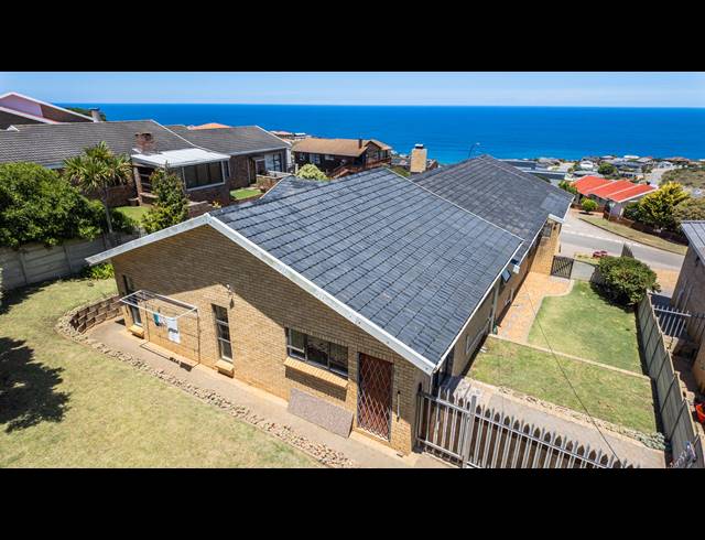 5 BEDROOM HOUSE FOR SALE IN DANA BAY